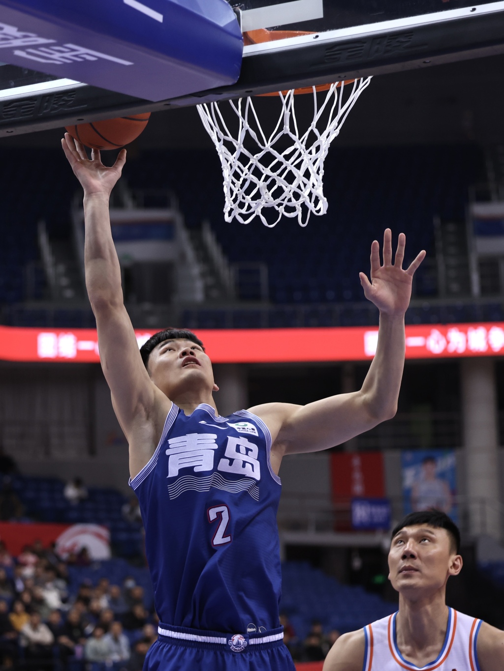 青岛男篮士气高昂，凭实力稳占积分榜前列的简单介绍